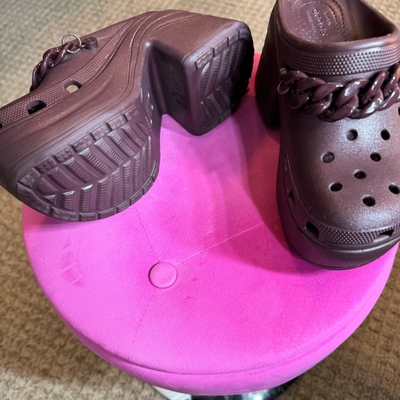 Brown crocs size 7 - Picture 2 of 3